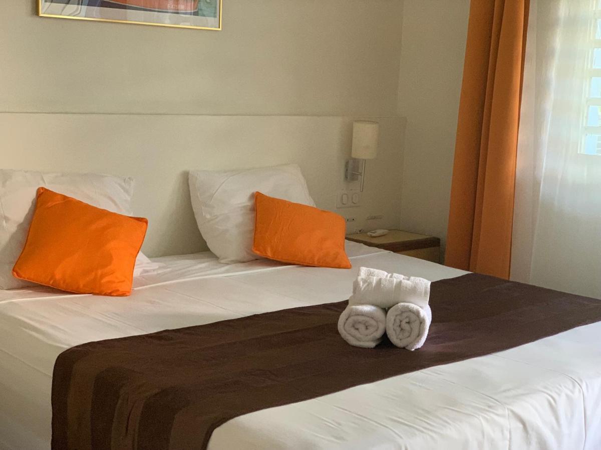 Hotel Douce Vague Сен-Лу Екстериор снимка