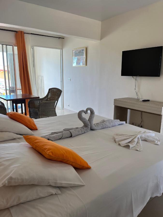 Hotel Douce Vague Сен-Лу Екстериор снимка